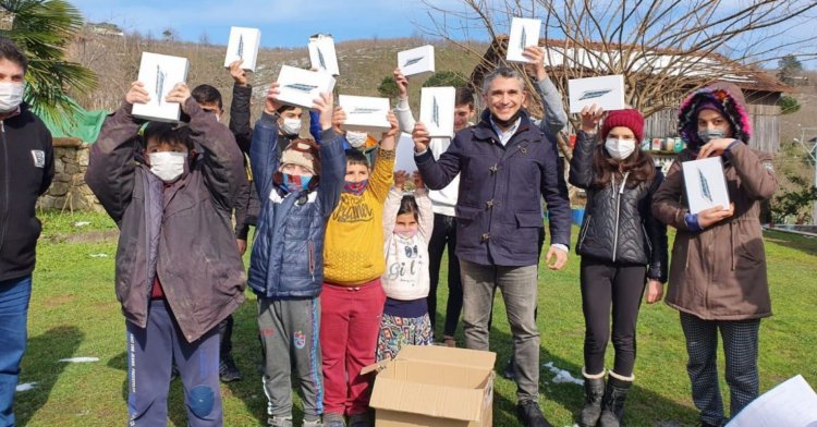 İyi Parti'den tablet desteği!