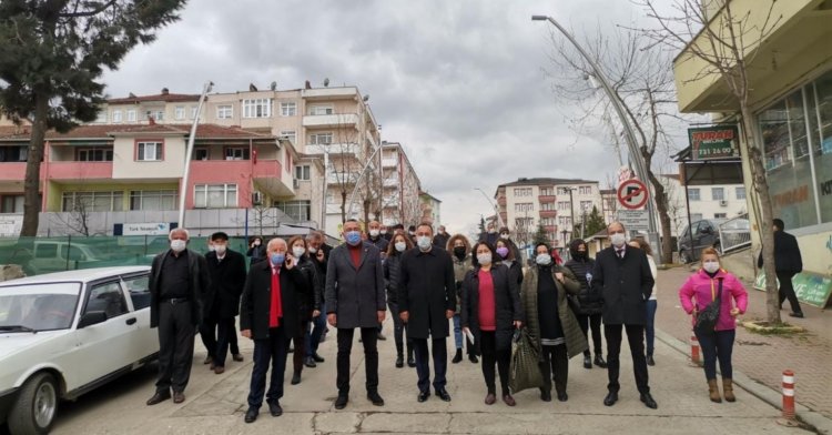 CHP bu kez Gümüşova'daydı: Esnafla dayanışma halinde olacağız!