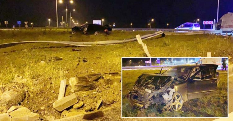 Yoldan çıkan otomobil refüje çıktı