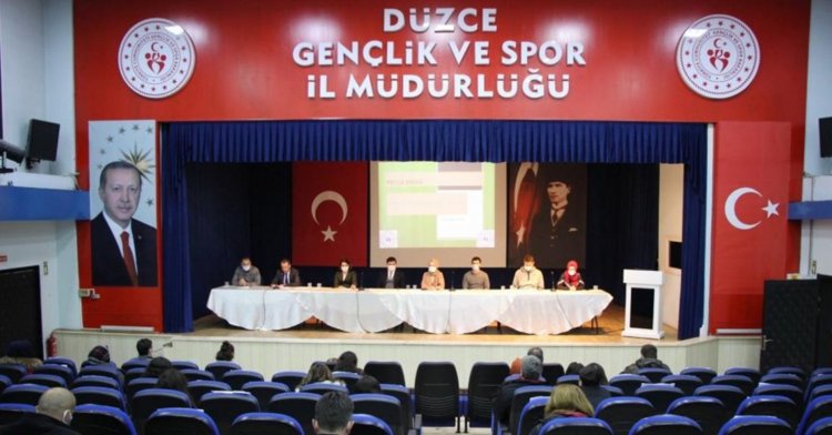 Sporcu aileleriyle toplantı yapıldı