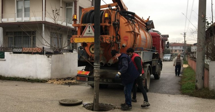 PET ŞİŞE DE ATILMIŞ, İNŞAAT MOLOZU DA…