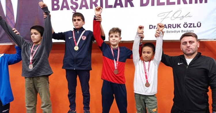 Güreş turnuvasına Düzce damgası!