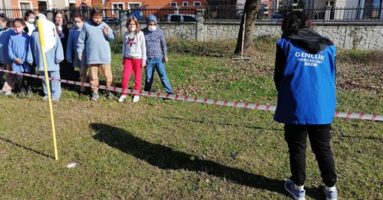 İlk kez golf oynadılar!