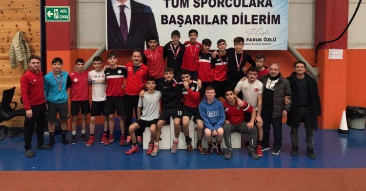 Güreşte birinciler belli oldu!