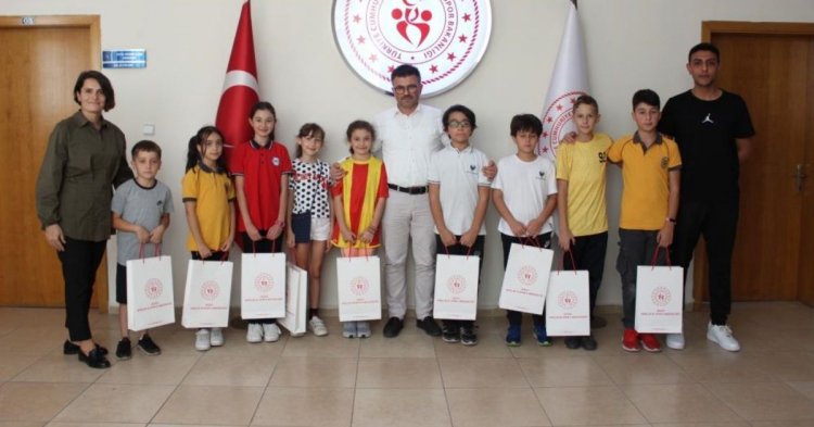 Masa tenisçilerden Yazıcı'ya ziyaret