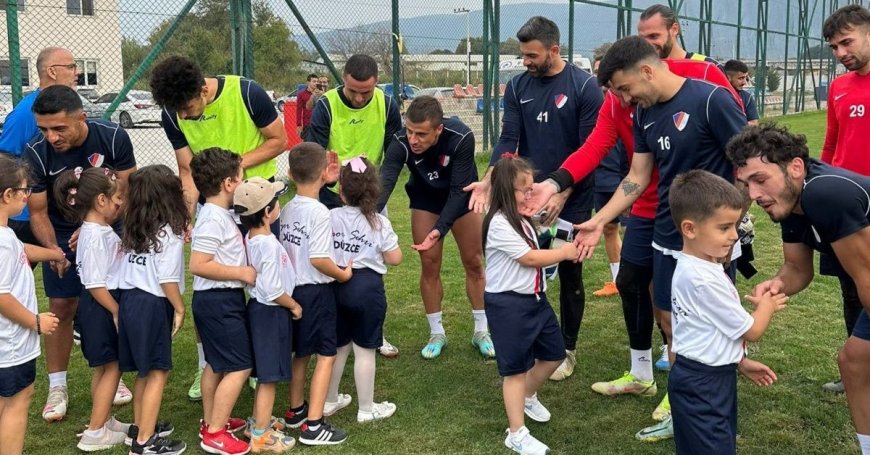 Miniklerden Düzcespor’a moral ziyareti