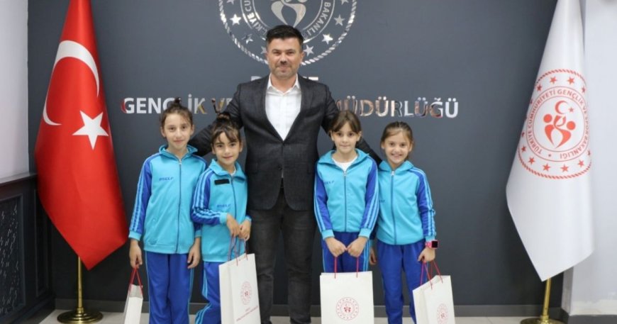 Minik Cimnastikçilerden Ziyaret